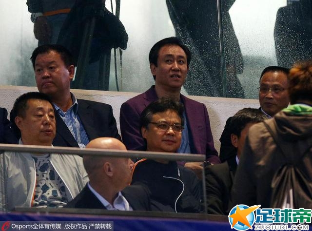 陈忠磊在无线通讯中听到爆炸声，以及自己士兵鬼哭狼嚎般的痛苦声音，整个人头皮瞬间一阵发麻，脱口问道：怎么回事？。